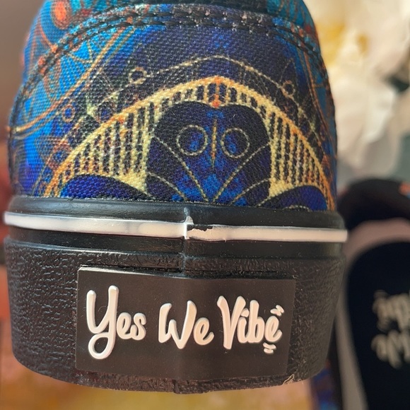 Yes We Vibe Size 6 - Picture 8 of 8